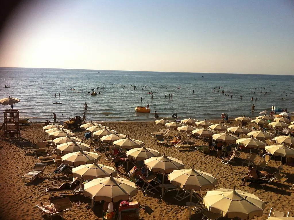 Hotel Del Sole San Vincenzo 3*,